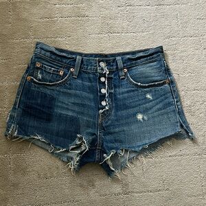 Levi shorts size 27 in good condition